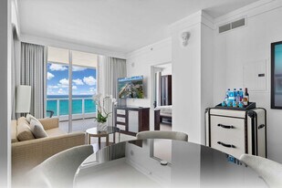 4391 Collins Ave in Miami Beach, FL - Building Photo
