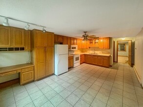 85 Debbie Dr in South Windsor, CT - Building Photo - Building Photo