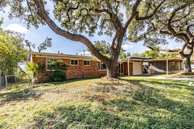 206 Williamsburg Pl in San Antonio, TX - Building Photo - Building Photo