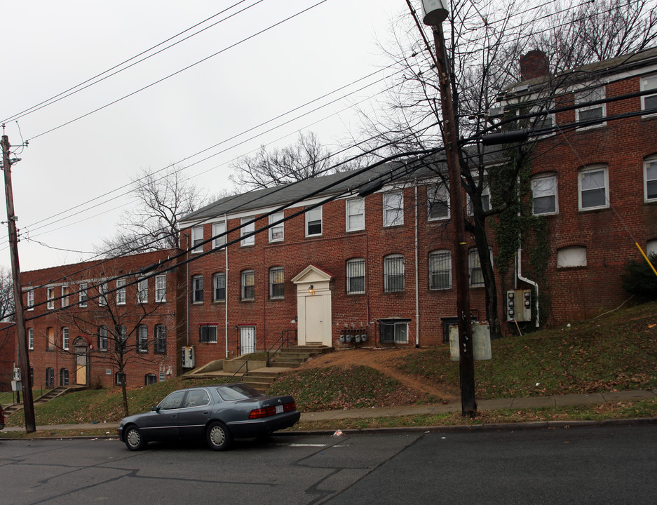 105 Wayne Pl SE in Washington, DC - Building Photo