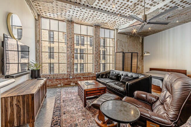 property at 1122 Jackson St