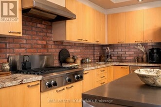 660 Pape Ave in Toronto, ON - Building Photo - Building Photo