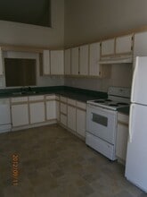 104 N Ivy Dr in Hubert, NC - Building Photo - Building Photo