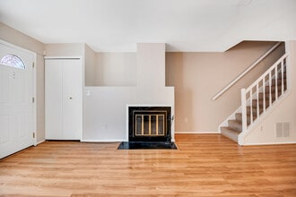 3944 Woodhue Pl in Alexandria, VA - Building Photo - Building Photo