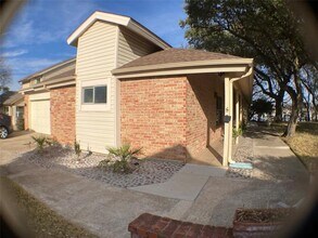 9328 Mountain Lake Cir in Fort Worth, TX - Building Photo - Building Photo