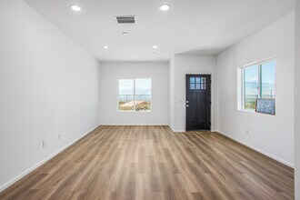66715 Pinto Way in Desert Hot Springs, CA - Foto de edificio - Building Photo