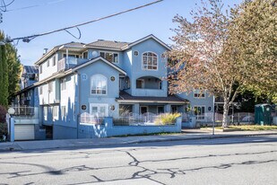 Carriage Court in Surrey, BC - Building Photo