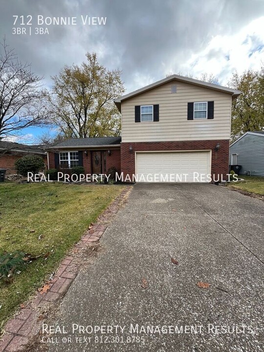 712 Bonnie View Dr in Evansville, IN - Building Photo