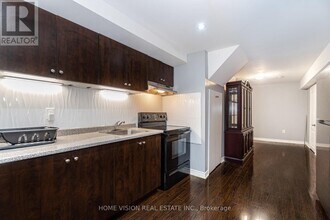 36 Intrigue Trail in Brampton, ON - Building Photo - Building Photo