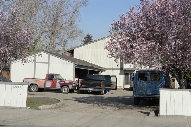 27750 Tyrell Ave in Hayward, CA - Foto de edificio - Building Photo