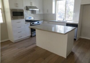 2282 W Anacasa Way in Anaheim, CA - Building Photo - Building Photo