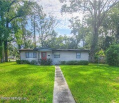 1003 Brierfield Dr in Jacksonville, FL - Building Photo