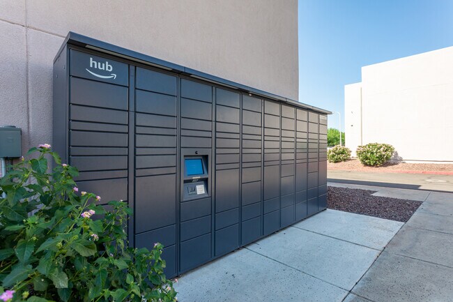Azul Apartments in Phoenix, AZ - Building Photo - Building Photo