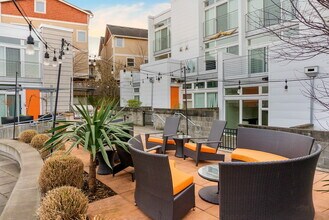 Domaine in Seattle, WA - Foto de edificio - Building Photo