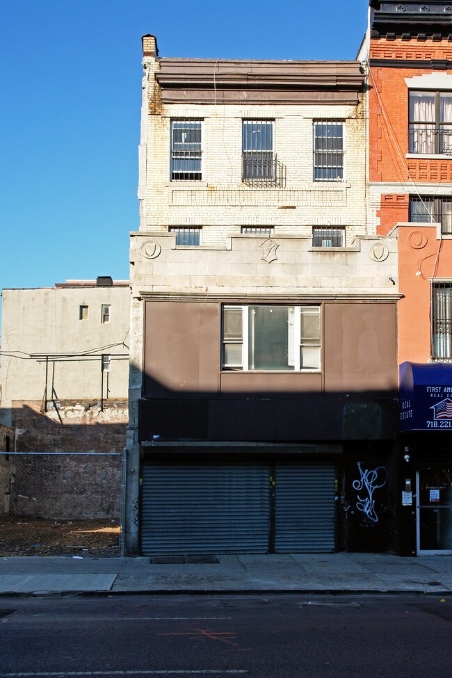 716 Nostrand Ave in Brooklyn, NY - Building Photo - Building Photo