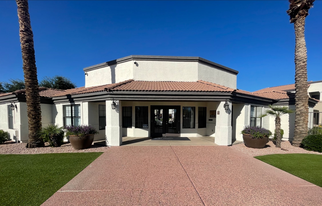 San Martin in Glendale, AZ - Building Photo