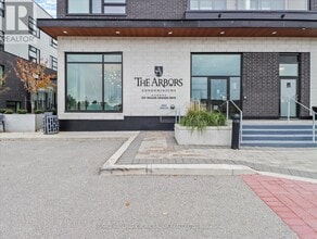 555 William Graham Dr in Aurora, ON - Building Photo - Building Photo