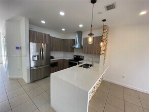 343 NE 37th Terrace in Homestead, FL - Building Photo - Building Photo