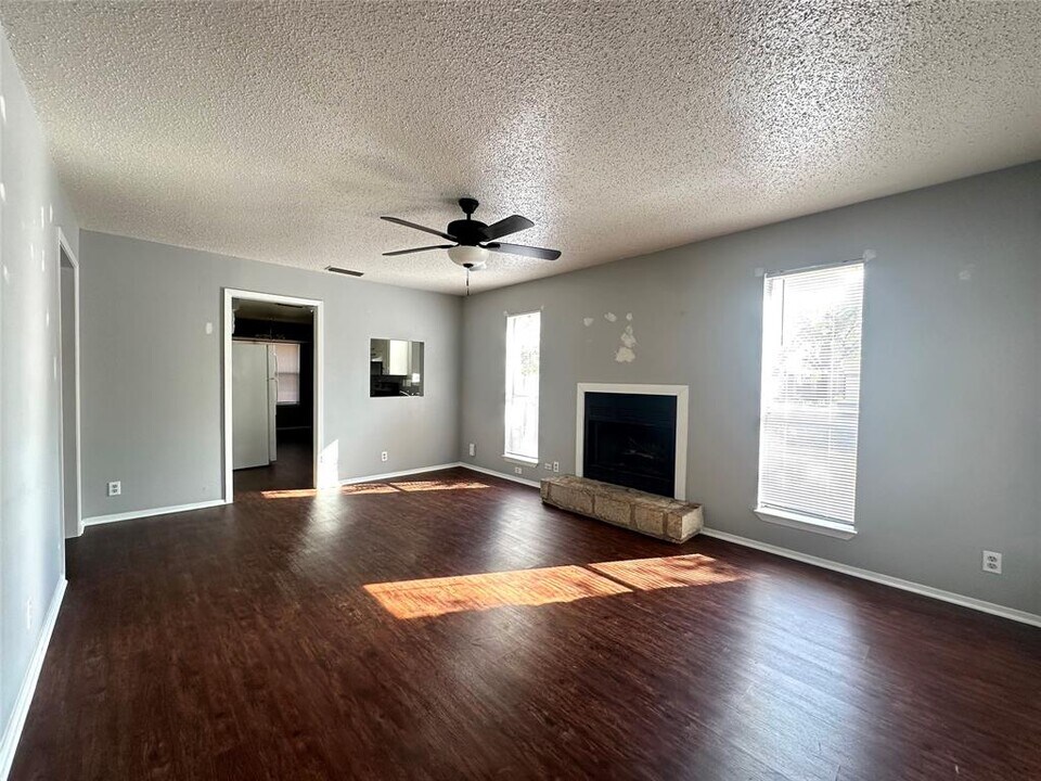 12401 Tree Line Dr in Austin, TX - Building Photo