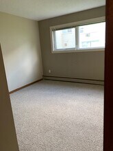 20 Spence St in Regina, SK - Building Photo - Building Photo