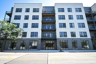 2127 W Madison St in Chicago, IL - Building Photo
