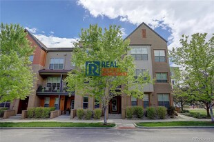 6956 W Virginia Pl in Lakewood, CO - Building Photo