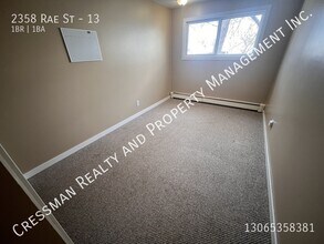 2358 Rae St in Regina, SK - Building Photo - Building Photo