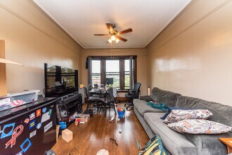 1513 W Winnemac Ave-Unit -3W in Chicago, IL - Foto de edificio - Building Photo