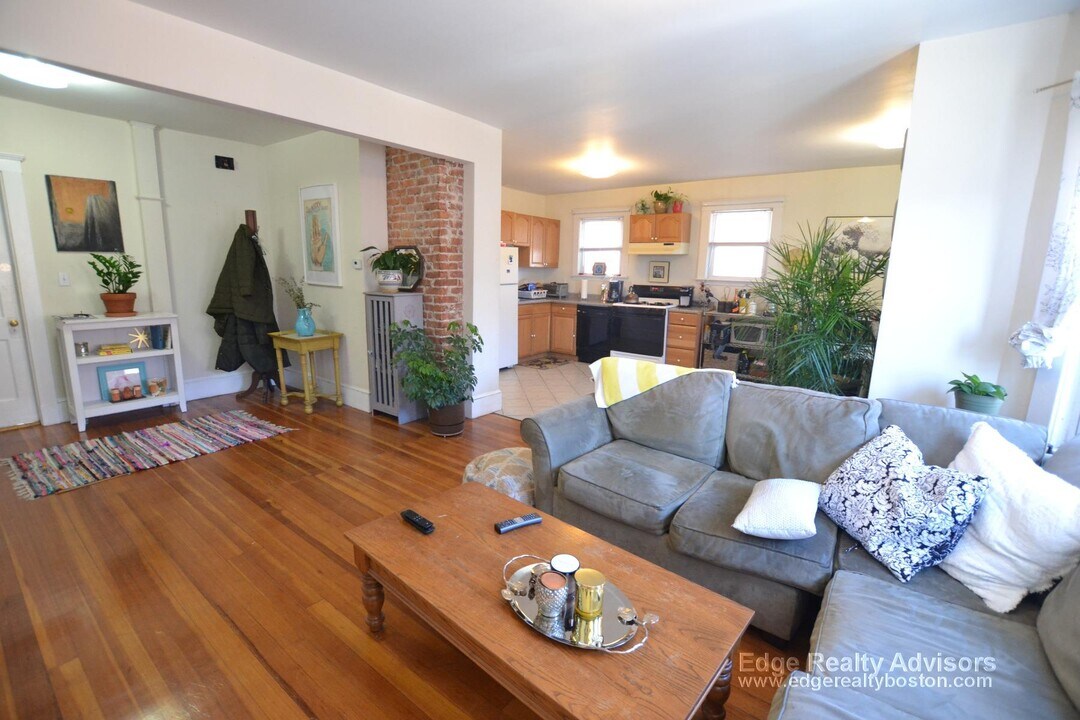 505 Washington St, Unit 2 in Boston, MA - Building Photo