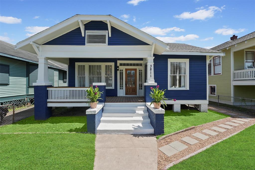 3811 Ave N 1/2 in Galveston, TX - Building Photo