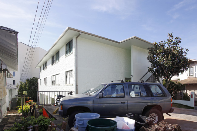 1515 Thurston Ave in Honolulu, HI - Foto de edificio - Building Photo