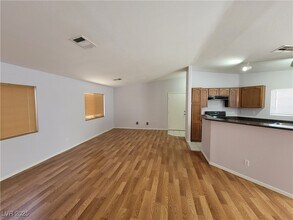 5228 Mineral Lake Dr in Las Vegas, NV - Building Photo - Building Photo
