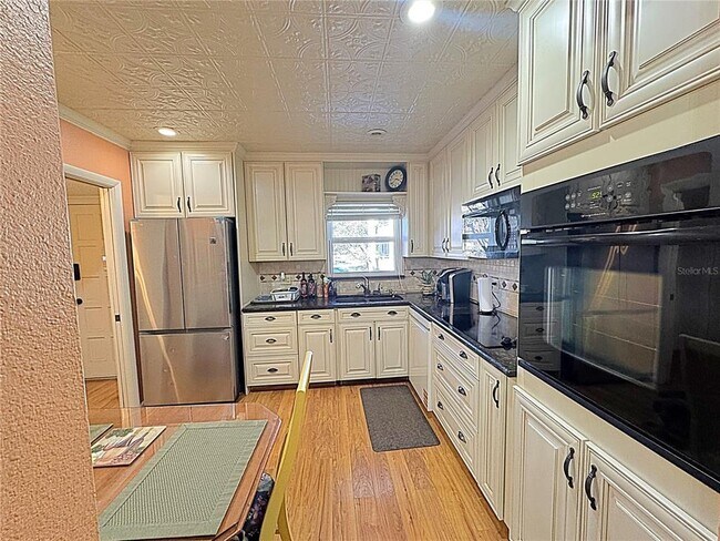 2351 Irish Ln in Clearwater, FL - Building Photo - Building Photo