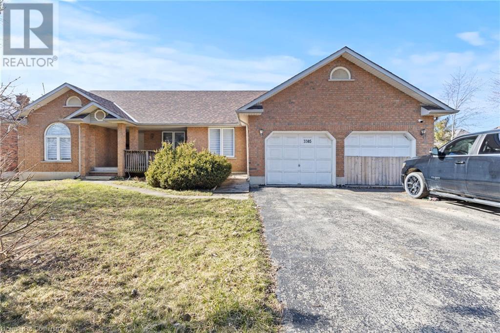 3385 Binbrook Rd in Hamilton, ON - Building Photo