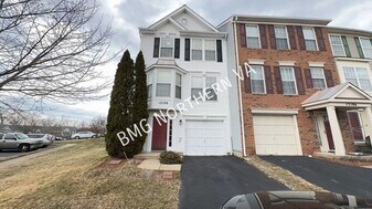 12108 Wallower Way in Linton Hall, VA - Building Photo