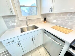 1325 Willow Dr in Charlottesville, VA - Building Photo - Building Photo