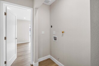 13392 Magnolia St, Unit 13396 in Garden Grove, CA - Building Photo - Building Photo
