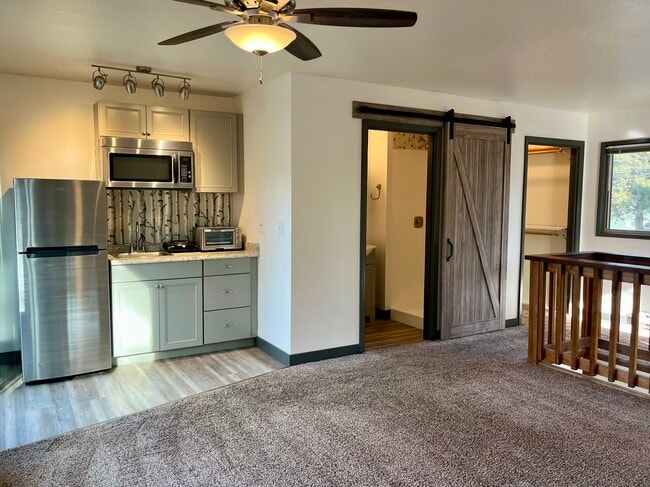 1421 NE 8th St in Bend, OR - Building Photo - Building Photo