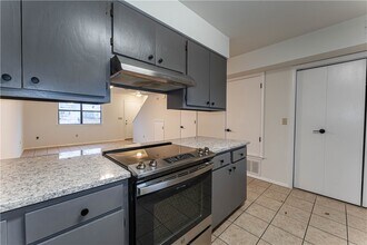 317 Copper Oaks Dr in Centerton, AR - Building Photo - Building Photo