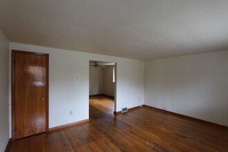619 Whitney Ave-Unit -Apt. 1 in Pittsburgh, PA - Building Photo - Building Photo