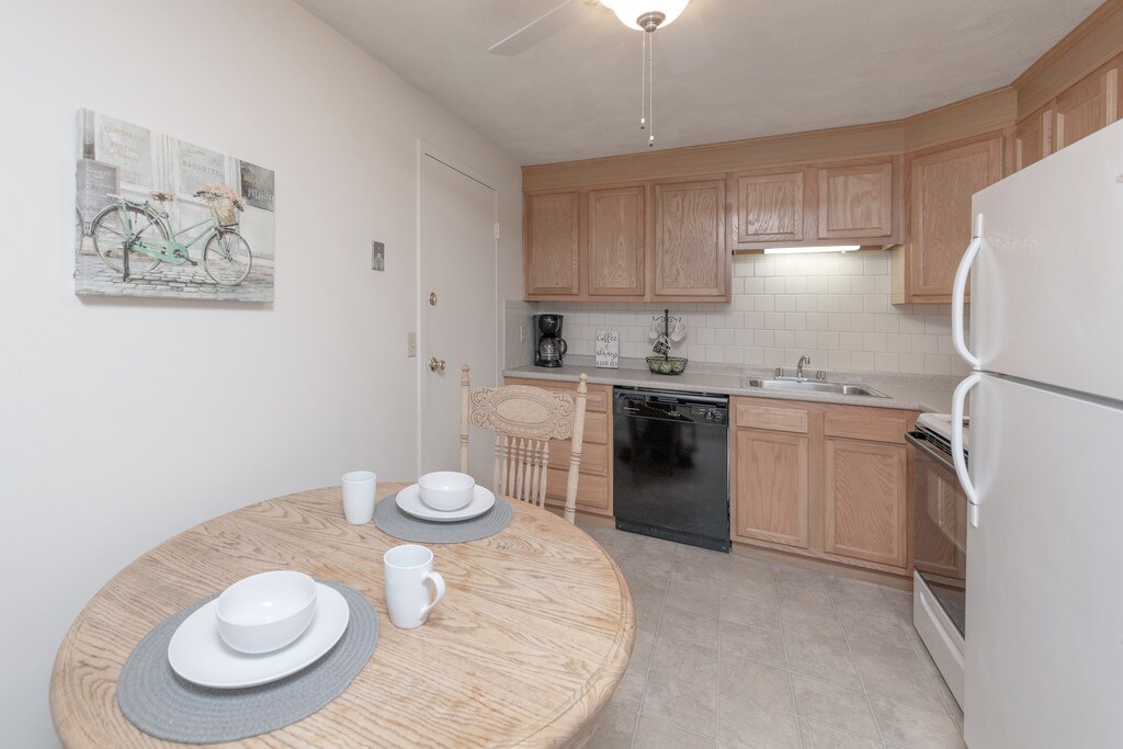 Brook Haven Estates Attleboro, MA Apartments