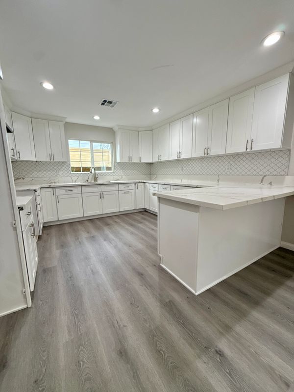 10501 Angell St in Norwalk, CA - Foto de edificio - Building Photo