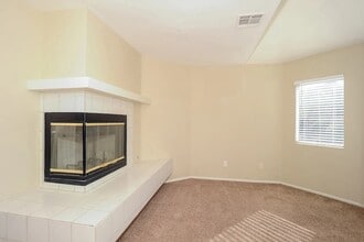 41232 Crispi Ln in Palmdale, CA - Building Photo - Building Photo