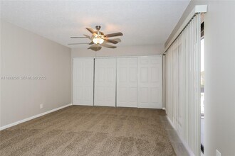 4011 Palm Bay Cir in West Palm Beach, FL - Building Photo - Building Photo