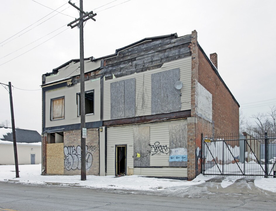 7526-7528 Oakland St in Detroit, MI - Building Photo