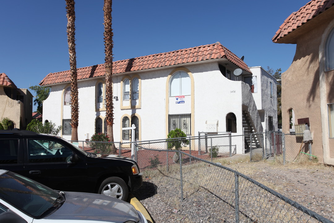 Tamarus Gardens in Las Vegas, NV - Building Photo