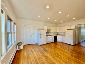 62 Algonquin Rd in Newton, MA - Building Photo - Building Photo
