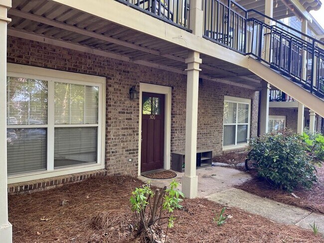 490 Barnett Shoals Rd in Athens, GA - Building Photo - Building Photo