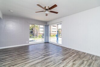 Long Beach Terraces in Long Beach, CA - Foto de edificio - Interior Photo