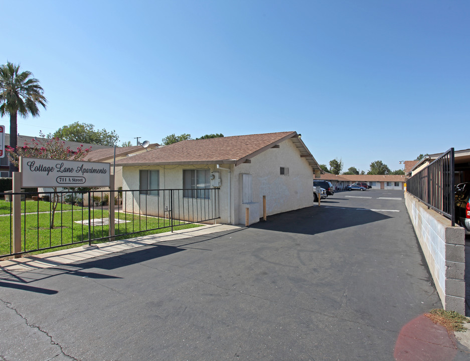 Cottage Lane Apartments I in Galt, CA - Building Photo